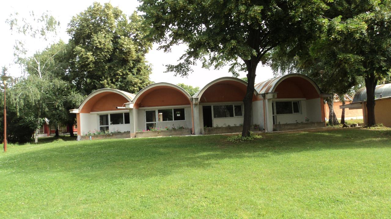 Hotel Stroitel Hisarya Exterior photo